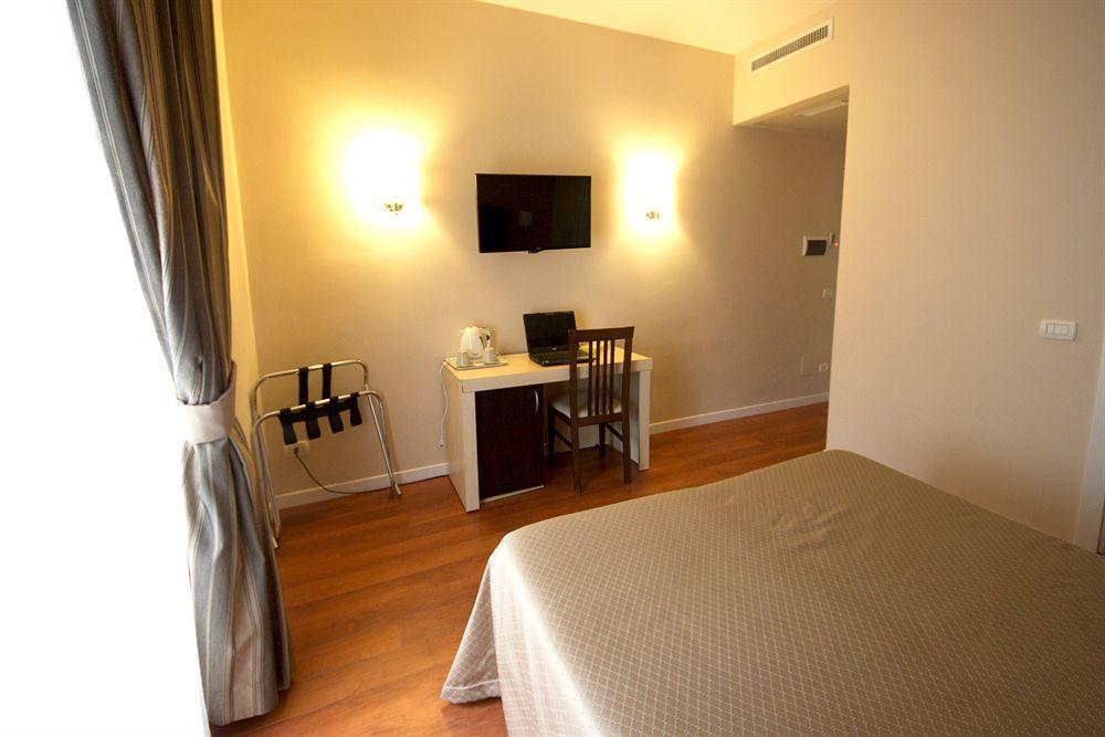 Hotel Saturnia Roma